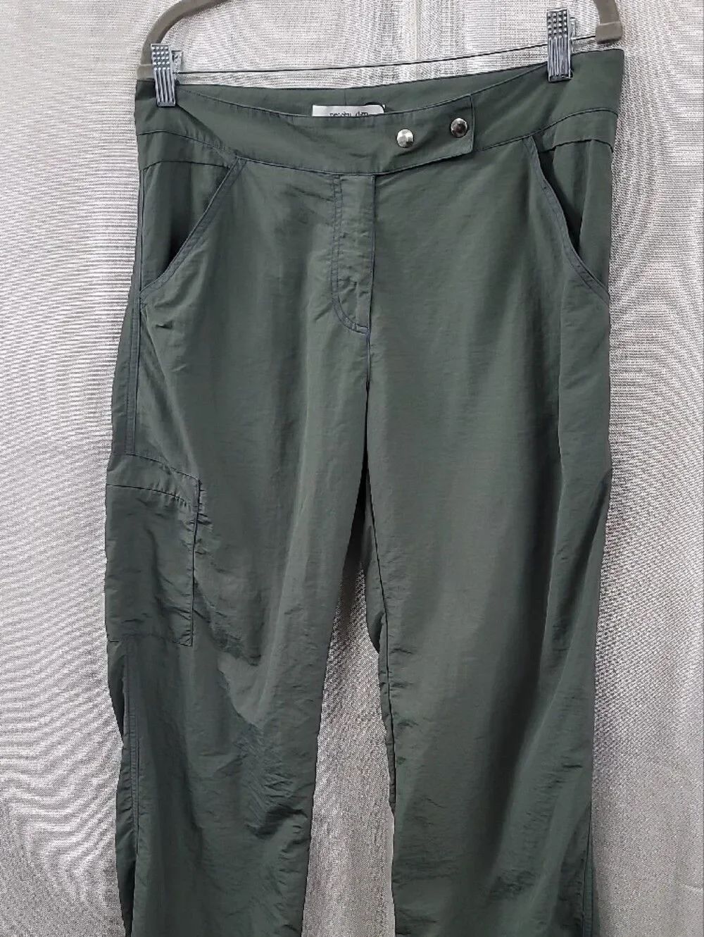 Peachy Den Nwt Slate Green The Fara Cargo Pants Size Medium — image 4 of 8